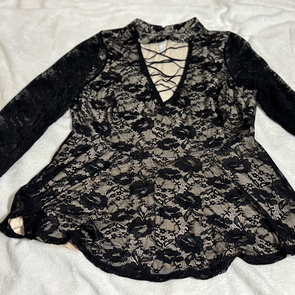 Torrid  Lace-Up Blouse in Black and Cream size 1